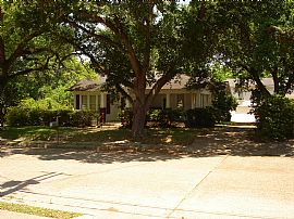 Nice 2 Bedroom Home - Nestled in Quiet Neighborhood in Jasper, TX