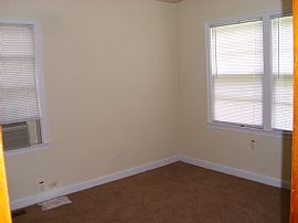 Quaint, Clean 3 Bedroom Home with New Paint - All Credit in Forest Park, GA (Photo 3 of 5)