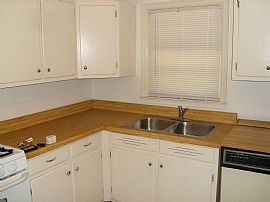 Quaint, Clean 3 Bedroom Home with New Paint - All Credit in Forest Park, GA (Photo 5 of 5)