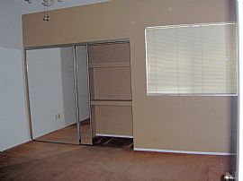 Refreshing 2 Bedroom Condo with Loft in Hidden Shores in Phoenix, AZ (Photo 2 of 12)