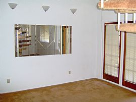 Refreshing 2 Bedroom Condo with Loft in Hidden Shores in Phoenix, AZ (Photo 6 of 12)