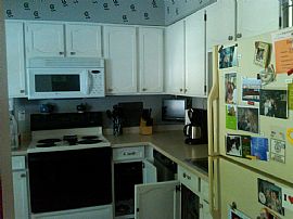 Great 3 Bedroom Single Family Home with 2 Car Garage in Albany, NY (Photo 3 of 6)