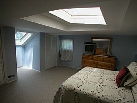 Charming 4 Bedroom Lake House with Gorgeous Lake Views! in New Fairfield, CT (Photo 4 of 8)