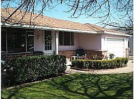 Lovely 3 Bedroom Home on .19 Acre with Designer Carpet in Sacramento, CA