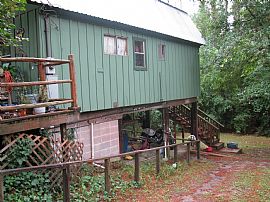 Secluded 2 Bedroom Cottage Home in Lakeside Subdivision in Coldspring, TX (Photo 4 of 5)