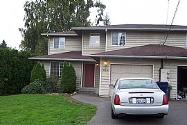 Quaint 3 Bedroom Duplex Home at E. Everett, Lake Stevens in Everett, WA