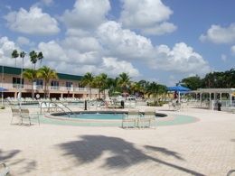 Lovely 2 Bedroom Home at Kings Point in 55+ Community in Delray Beach, FL (Photo 3 of 7)