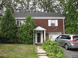 Delightful 3 Bedroom Home with Big Front and Back Yard in Fort Lee, NJ