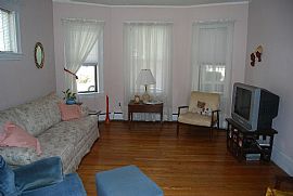 Central/fully Furnished 1 Br Apartment with Hardwood Floors in Medford, MA (Photo 3 of 7)
