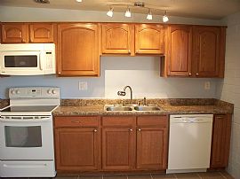 Ideal 2 Bedroom Townhouse with New Kitchen, Paint and Carpet in Tucson, AZ