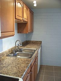 Ideal 2 Bedroom Townhouse with New Kitchen, Paint and Carpet in Tucson, AZ (Photo 2 of 9)