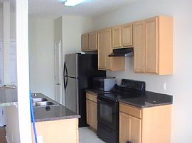 Lovely 3 Bedroom Townhouse with Garage - Home Sweet Home!! in College Park, GA (Photo 3 of 6)
