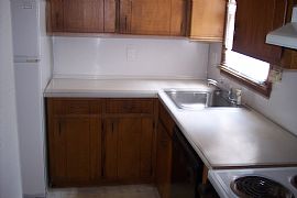 Secure 2 Bedroom Townhouse in Fenced-In Complex  in Clarkston, GA (Photo 3 of 9)