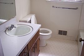 Secure 2 Bedroom Townhouse in Fenced-In Complex  in Clarkston, GA (Photo 4 of 9)