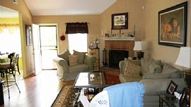 Nice 3 Bedroom Home with Pergo Floors - Move in Ready in Cordova, TN (Photo 2 of 10)