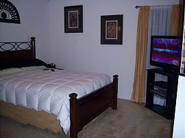 Beautiful 3 Bedroom Townhouse in Prime Location in Newport News, VA (Photo 2 of 9)