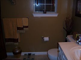 Beautiful 3 Bedroom Townhouse in Prime Location in Newport News, VA (Photo 5 of 9)