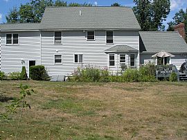 Modern 3 Bedroom Colonial Home with 2850 Sq. Ft. in Bow, NH (Photo 3 of 11)