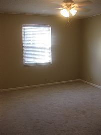 Delightful 2 Bedroom Condo - Ready to Move In! in Jeffersontown, KY (Photo 9 of 10)