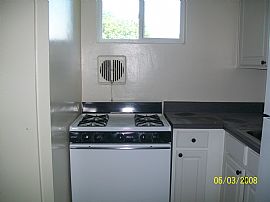 Divine 2 Bedroom Apartment with No Application Fee in Baltimore, MD (Photo 2 of 3)