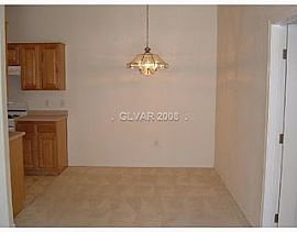 3 Bedroom Condo Near The District in Henderson, NV (Photo 2 of 4)