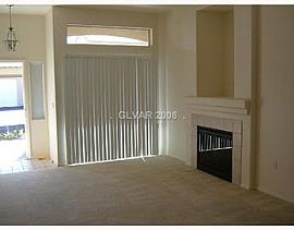 3 Bedroom Condo Near The District in Henderson, NV (Photo 3 of 4)