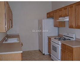 3 Bedroom Condo Near The District in Henderson, NV
