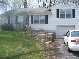 Rent to Own! This Enticing 3 Bedroom Home Near I-70 in Independence, MO