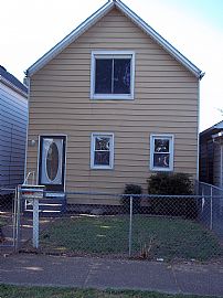 Cozy 2 Bedroom with Fenced Yard and Garage in Evansville, IN