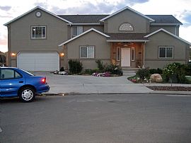 Gorgeous 2 Story Home For Rent  in Spanish Fork, UT