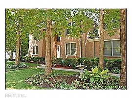 Gorgeous 5 Bedroom Home with Hardwood Floors in Chesapeake, VA