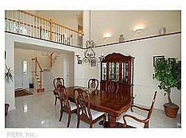 Gorgeous 5 Bedroom Home with Hardwood Floors in Chesapeake, VA (Photo 3 of 7)