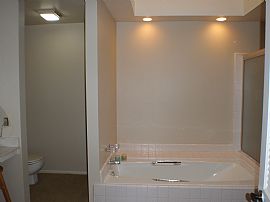 Beautiful Townhome in Gated Community in Bixby Knolls, CA (Photo 5 of 9)