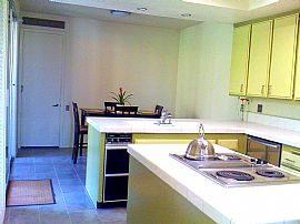 Beautiful Townhome in Gated Community in Bixby Knolls, CA (Photo 9 of 9)