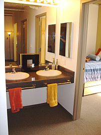 Cozy 4 Bedroom Apartment in Student Housing - One Month Free in Denver, CO (Photo 4 of 4)