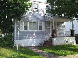 Cozy 1 Bedroom Apartment - Close to Everything! in Linden, NJ