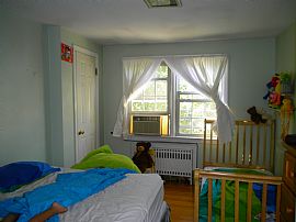Cozy 1 Bedroom Apartment - Close to Everything! in Linden, NJ (Photo 4 of 12)