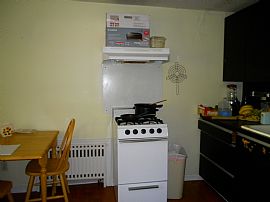 Cozy 1 Bedroom Apartment - Close to Everything! in Linden, NJ (Photo 8 of 12)