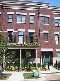 1823 S Prairie Pkwy Extra Wide 4 Level, 2 Bedroom Townhouse in Chicago, IL