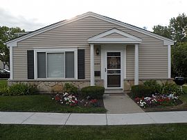 Beautiful 2 Bedroom Condo - Updated Throughout with 1 Car Garage in Prospect Heights, IL