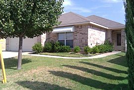 Open, Airy 3 Bedroom Home with Privacy Fence - Near 820 in White Settlement, TX