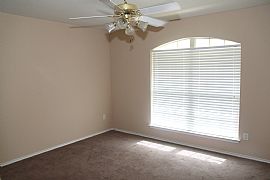 Open, Airy 3 Bedroom Home with Privacy Fence - Near 820 in White Settlement, TX (Photo 4 of 5)