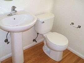 Beautiful 3 Bedroom Home with Fireplace and Huge Yard  in Aurora, CO (Photo 7 of 12)