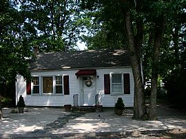 Charming 2 Br with Lg Sun Room Home with Yard and Storage  in Brick, NJ (Photo 2 of 4)