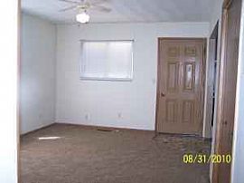 Clean and Cute 3 Bedroom Home Near Schools in Pinconning, MI (Photo 3 of 4)