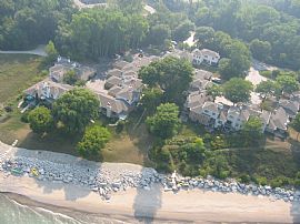 Magnificent 2 Bedroom Luxury Condo on Lake Michigan in Racine, WI (Photo 6 of 6)