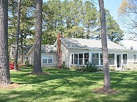Scenic 4 Bedroom Home with Million Dollar View on Waterfront in Reedville, VA (Photo 2 of 6)