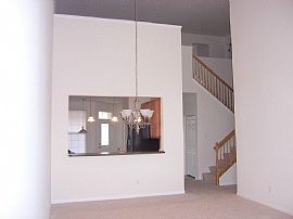 Yorkville Townhome in Yorkville, IL (Photo 4 of 6)