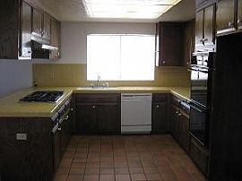 Fabulous 3 Bedroom Home on 3/4 Acre Lot - Zoned For Horses in Riverside, CA (Photo 2 of 4)