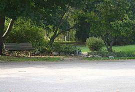 Lower Duplex Home in Beautiful Niehgborhood in Glendale, WI (Photo 4 of 5)